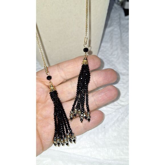 A Double Tassel Gold Tone Chain Women's Necklace Elegant Classy Roaring 20's - Picture 3 of 9